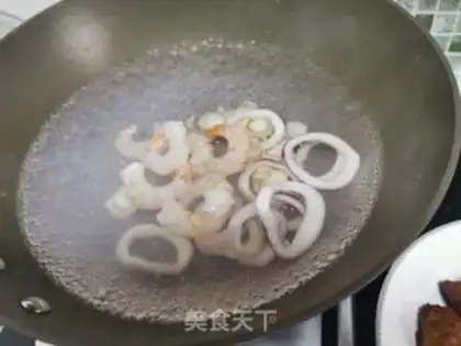 Make Seafood mushroom soup step 7