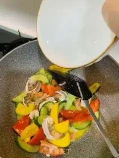 Make Pepper cucumber shrimp step 4