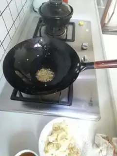 Make White fried eggs step 2