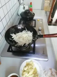 Make White fried eggs step 3
