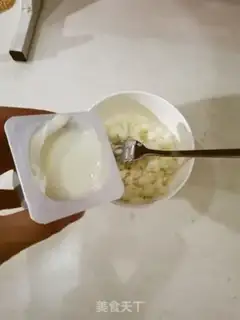 Make Hand-held strawberry cake step 4