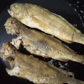 Make Dried and fried yellowfish step 4