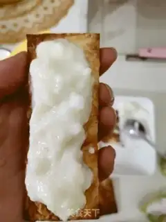 Make Hand-held strawberry cake step 5