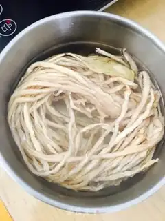 Make radish and fried eggs step 0
