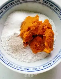 Make Christmas pumpkin ring step 4