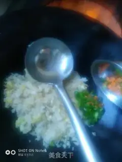 Make Korean shrimp rice step 3
