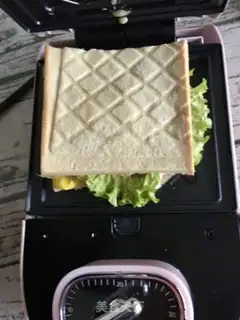 Make Egg sandwich step 8