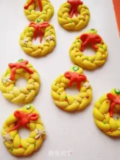 Make Christmas pumpkin ring step 14