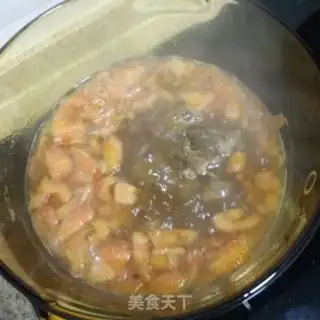 Make Big bone tomato soup noodles step 1
