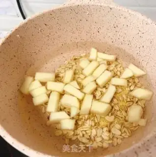 Make Apple oatmeal step 4