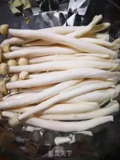 Make Seafood mushroom fried eggs step 0