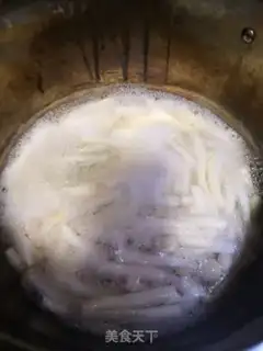 Make Seafood mushroom fried eggs step 1