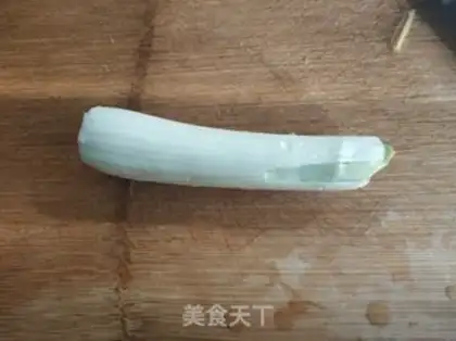 Make Onion fried eggs step 1