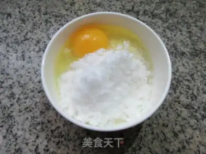 Make Eggs and coconuts step 1
