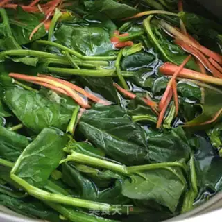 Make A spinach mix fan step 3
