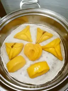 Make Pumpkin Sugar Triangle step 12