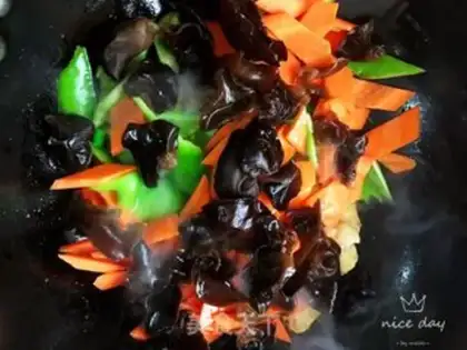Make Chicken fried pepper wood carrots step 8