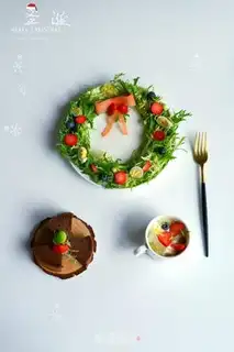 Make Christmas ring salad step 6