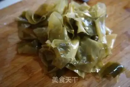 Make Korean seaweed soup step 1