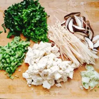 Make Tofu mushroom soup step 1