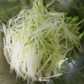 Make Beef radish soup step 1