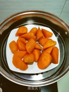 Make Carrot buns step 1