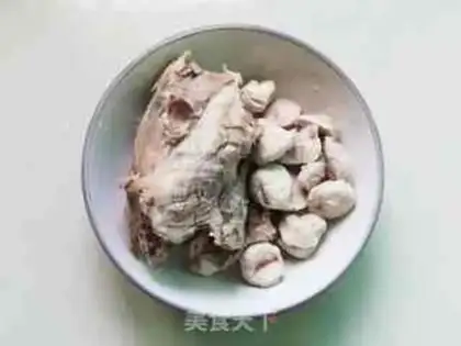 Make Horseshoe chicken shell soup step 2