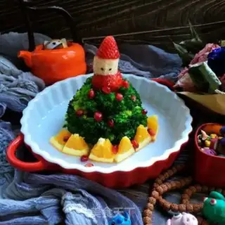 Make Snowman Christmas tree step 12