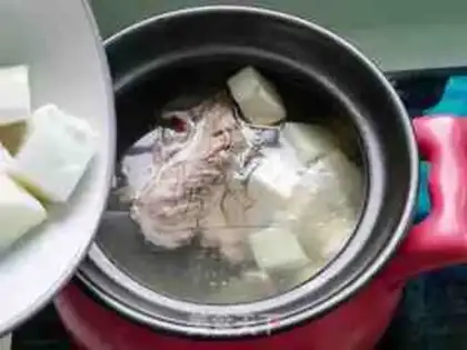 Make Horseshoe chicken shell soup step 6