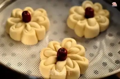 Make "Blossom of flowers." step 11