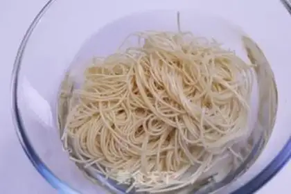 Make Wang Yuen onions step 1