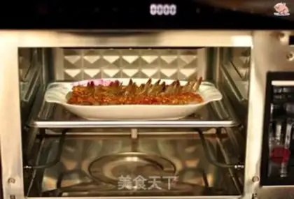 Make A garlic fan with a shrimp back step 6