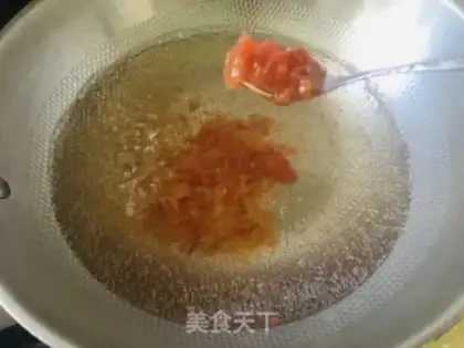 Make Ketchup, egg gravy soup step 2