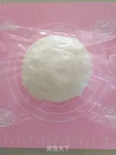 Make Shrimp ham pizza step 5