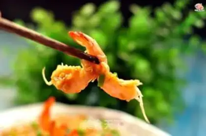 Make A garlic fan with a shrimp back step 11