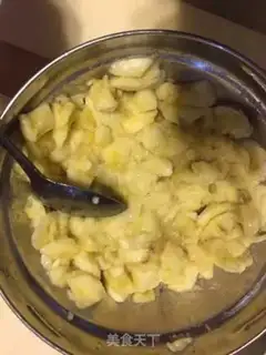 Make Banana souffle step 1