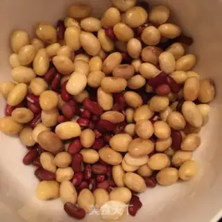 Make Tasty green bean milk step 1