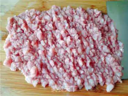Make Pork, garlic, yellow-eared dumplings step 2