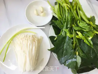 Make Spinach fried golden mushrooms step 0