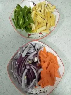 Make Onion fried beans step 2