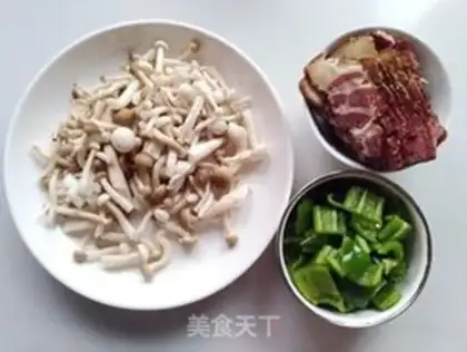 Make Peppers, mushrooms, pork step 1
