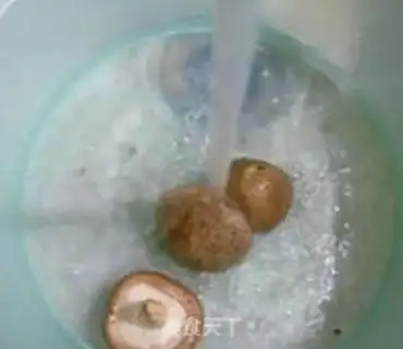 Make The mushrooms and the cabbage step 4