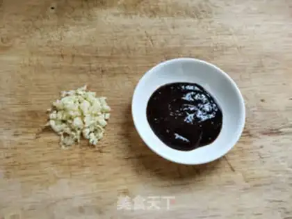 Make Black pepper sauce, golden mushrooms step 1