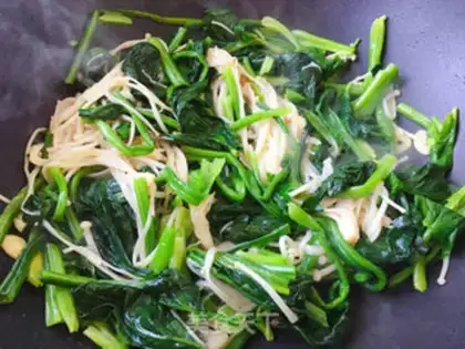 Make Spinach fried golden mushrooms step 7