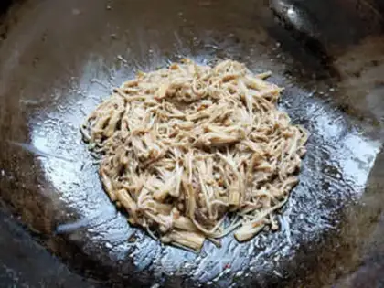 Make Black pepper sauce, golden mushrooms step 6