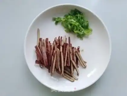 Make Pepper bean sprouts step 2