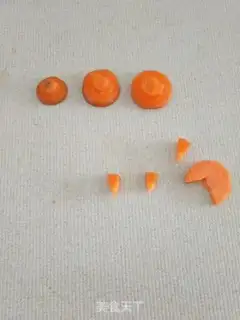 Make Egg-size Christmas snowman step 2