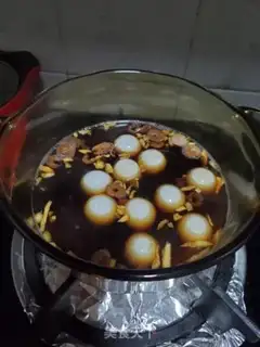 Make Red dates, black sugar, soup step 2