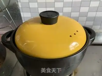 Make Piggy-footed corn soup step 3