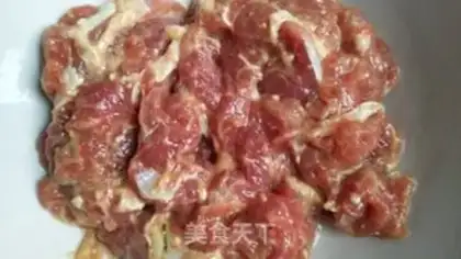 Make Jiangxi little fried meat step 1
